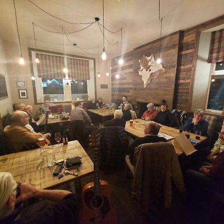 Trawden Arms Community Owned Pub 호텔 Winewall 외부 사진