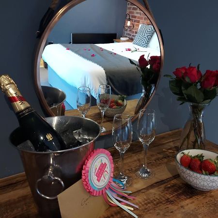 Trawden Arms Community Owned Pub 호텔 Winewall 외부 사진