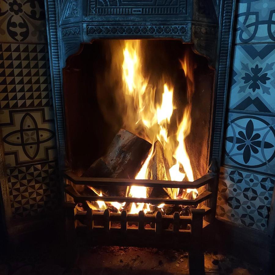 Trawden Arms Community Owned Pub 호텔 Winewall 외부 사진