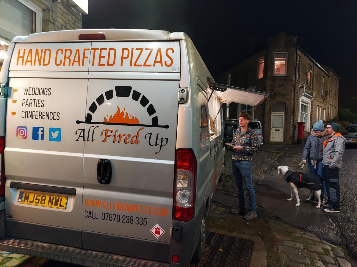 Trawden Arms Community Owned Pub 호텔 Winewall 외부 사진