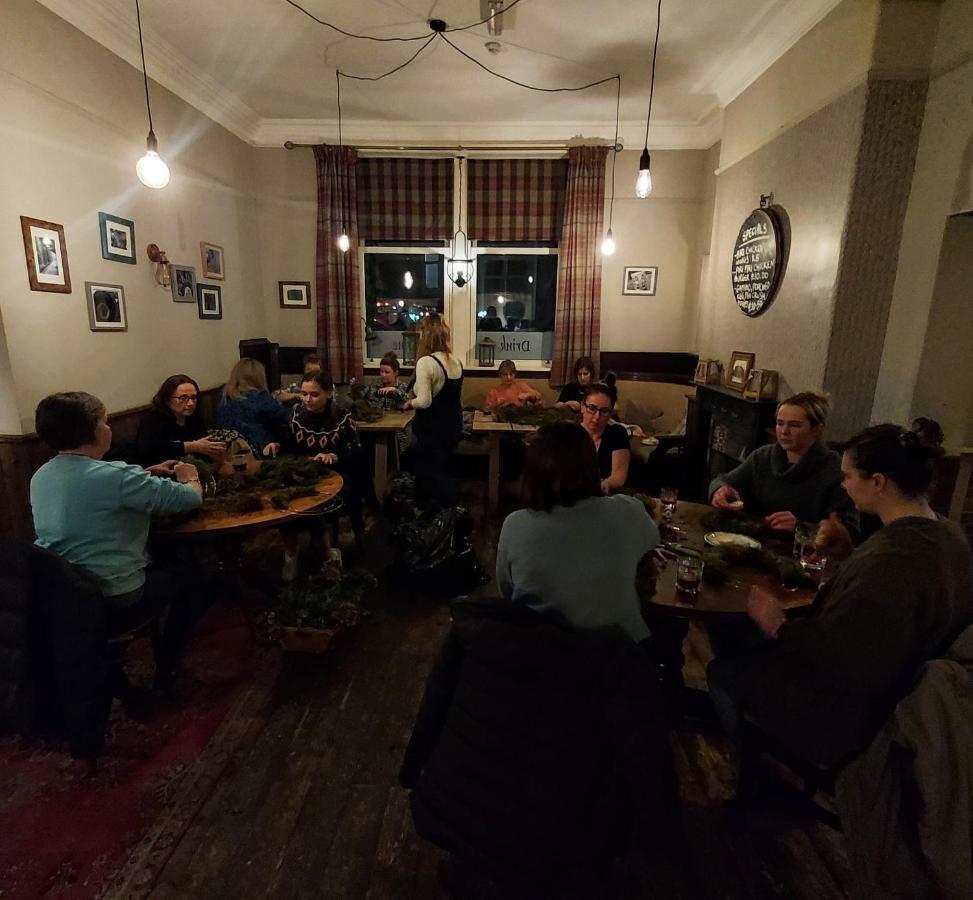 Trawden Arms Community Owned Pub 호텔 Winewall 외부 사진