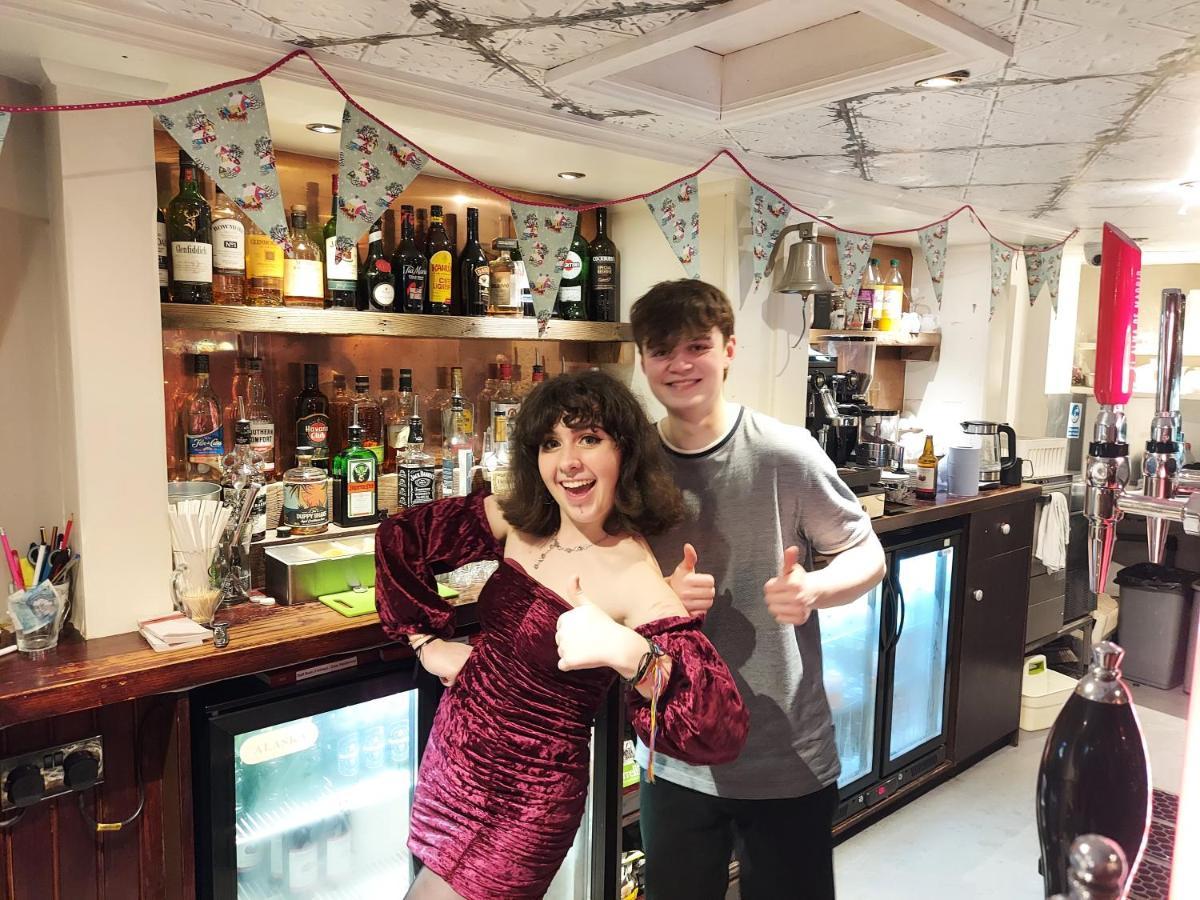 Trawden Arms Community Owned Pub 호텔 Winewall 외부 사진
