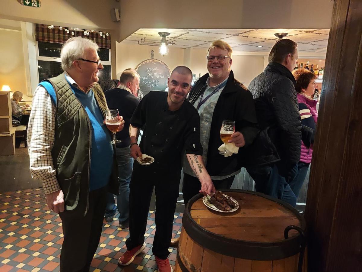 Trawden Arms Community Owned Pub 호텔 Winewall 외부 사진