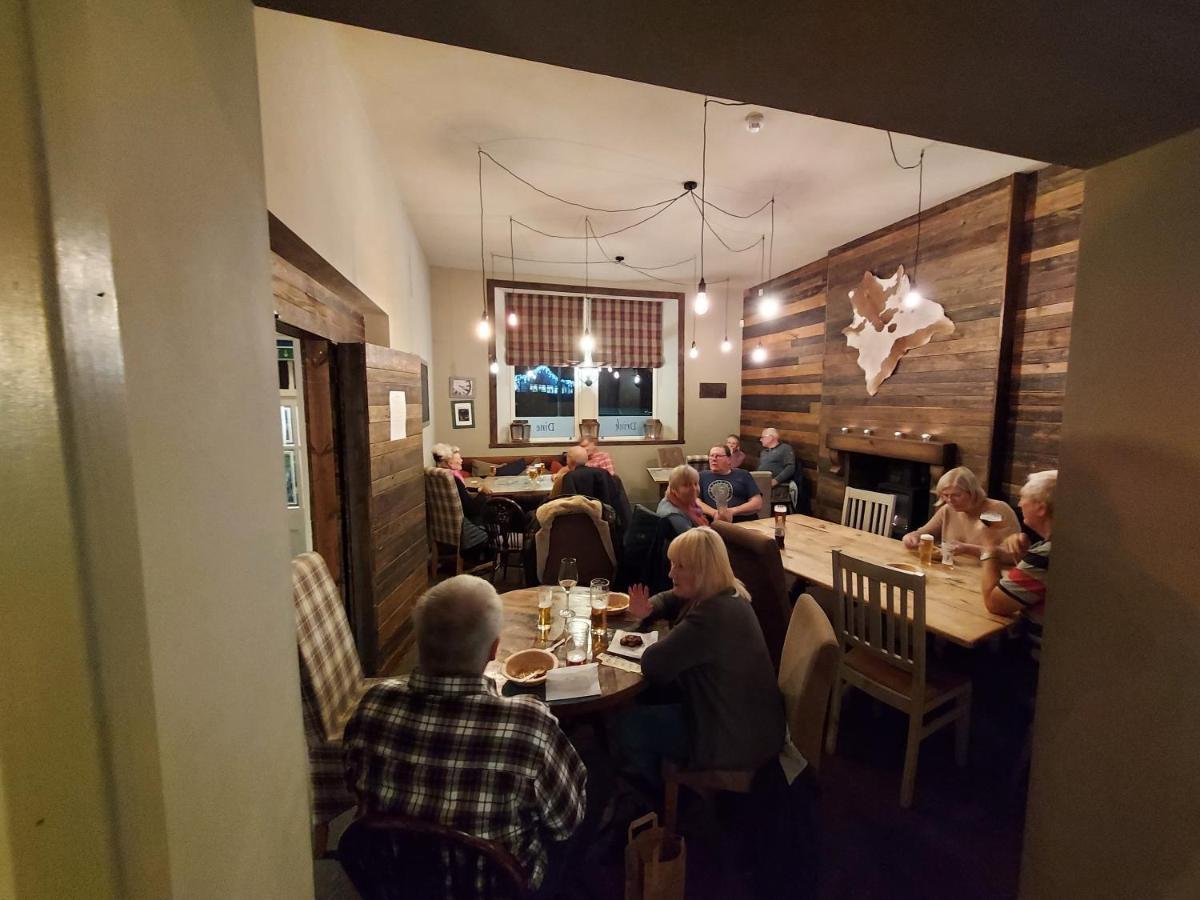 Trawden Arms Community Owned Pub 호텔 Winewall 외부 사진