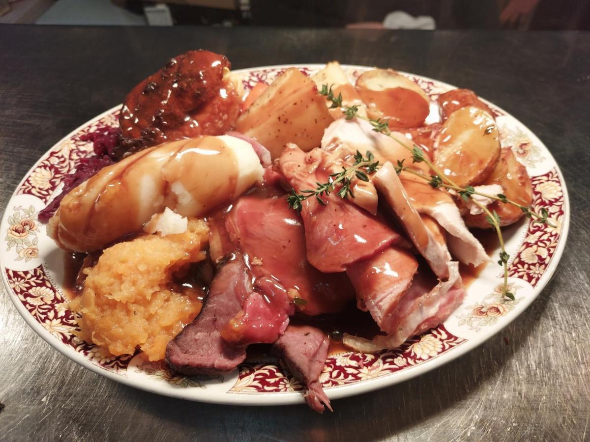 Trawden Arms Community Owned Pub 호텔 Winewall 외부 사진