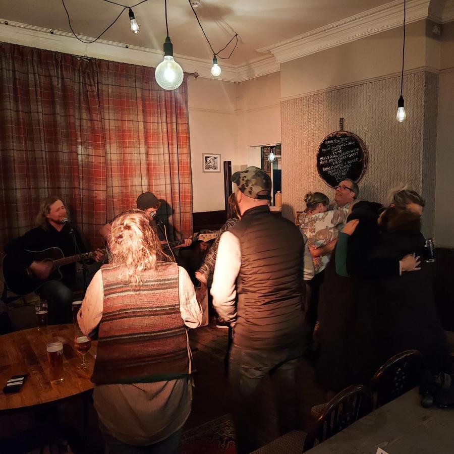 Trawden Arms Community Owned Pub 호텔 Winewall 외부 사진